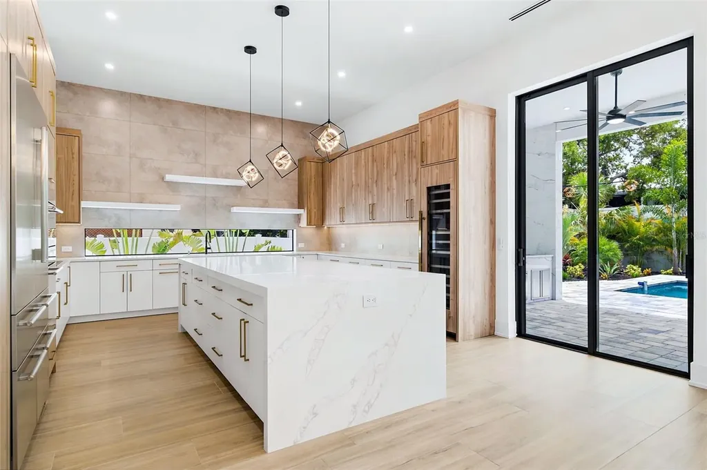 1870 Jasmine Drive Sarasota FL 34239