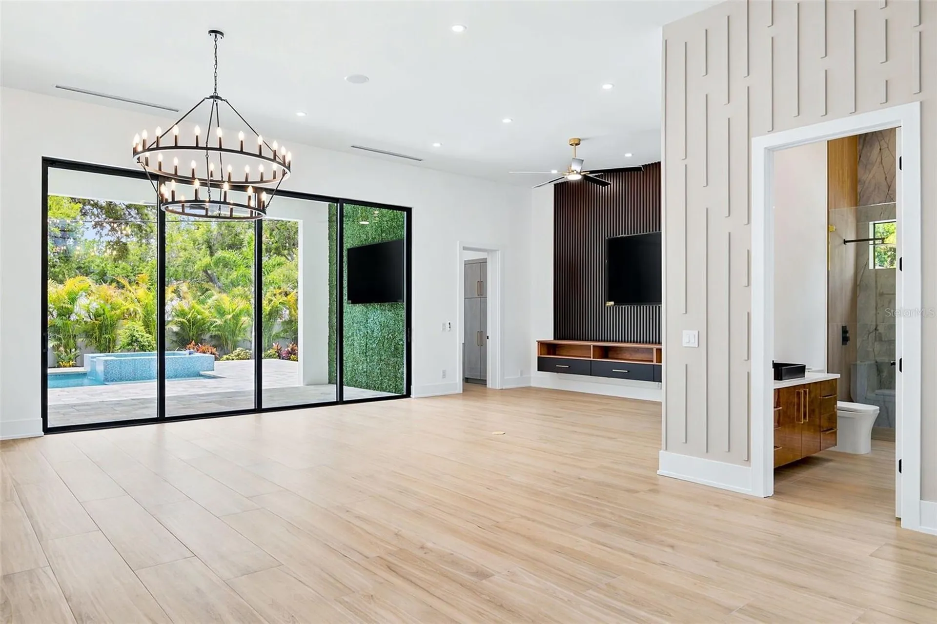 1870 Jasmine Drive Sarasota FL 34239