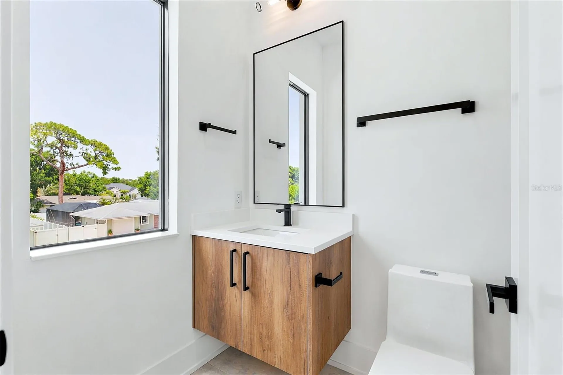 1870 Jasmine Drive Sarasota FL 34239