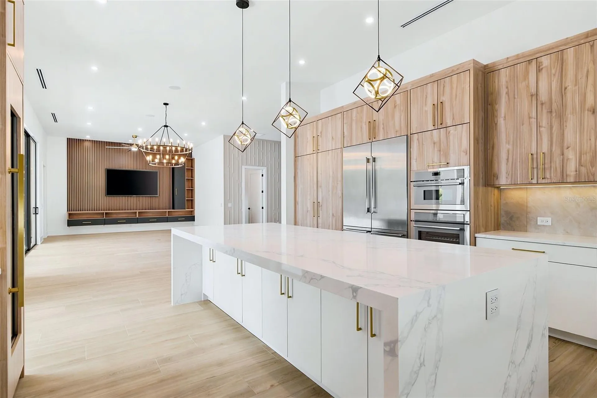 1870 Jasmine Drive Sarasota FL 34239