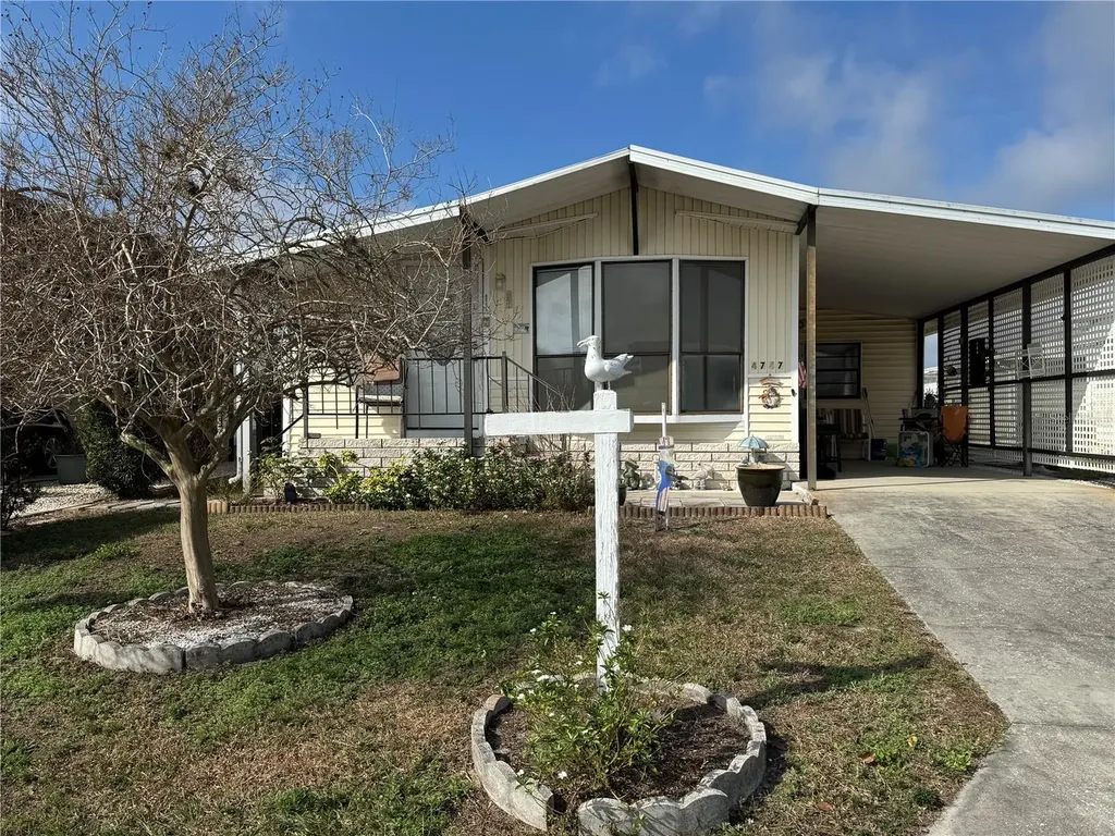 4747 Bobby Avenue Zephyrhills FL 33541