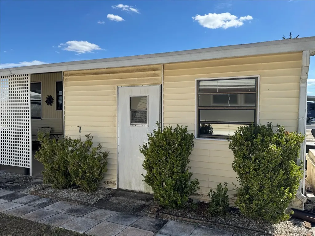 4747 Bobby Avenue Zephyrhills FL 33541