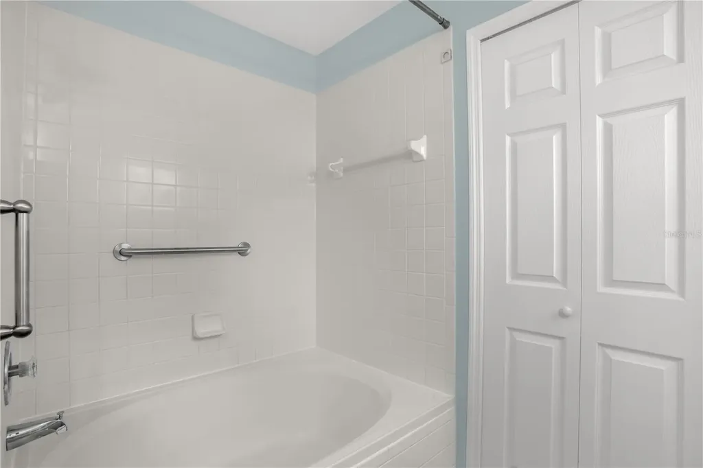 1005 Delnova Lane Orlando FL 32818