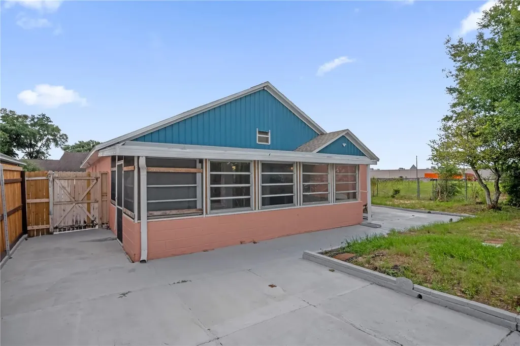 1005 Delnova Lane Orlando FL 32818