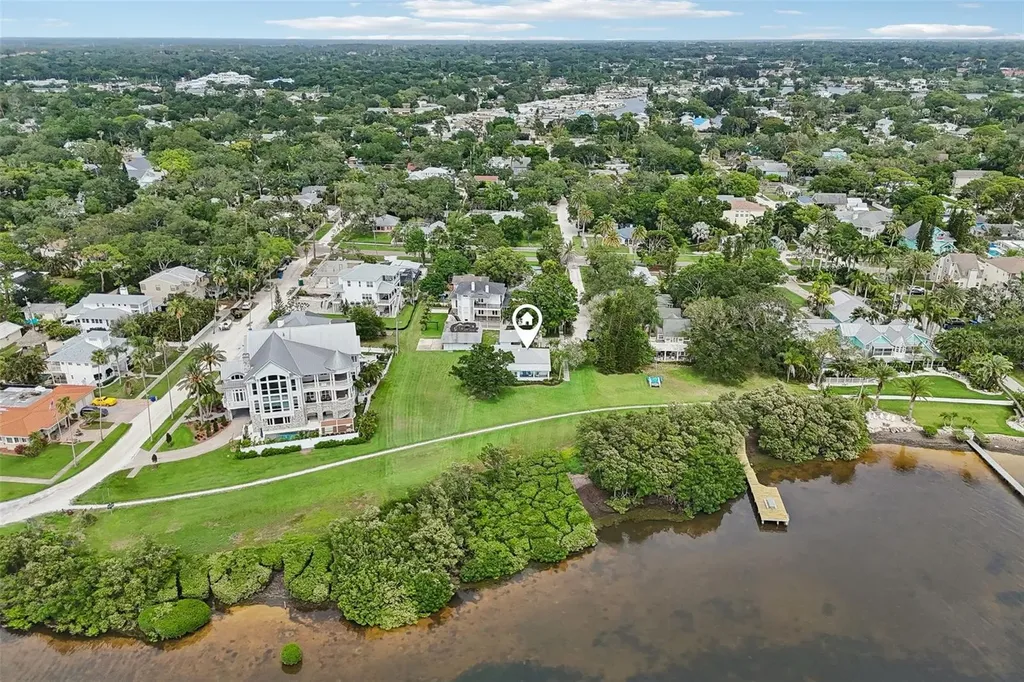 610 Indiana Avenue Crystal Beach FL 34681