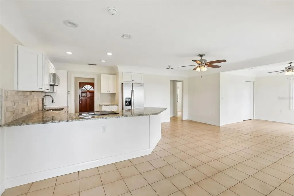 610 Indiana Avenue Crystal Beach FL 34681