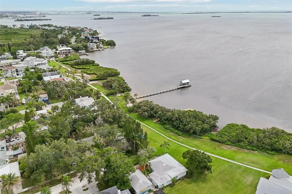 610 Indiana Avenue Crystal Beach FL 34681