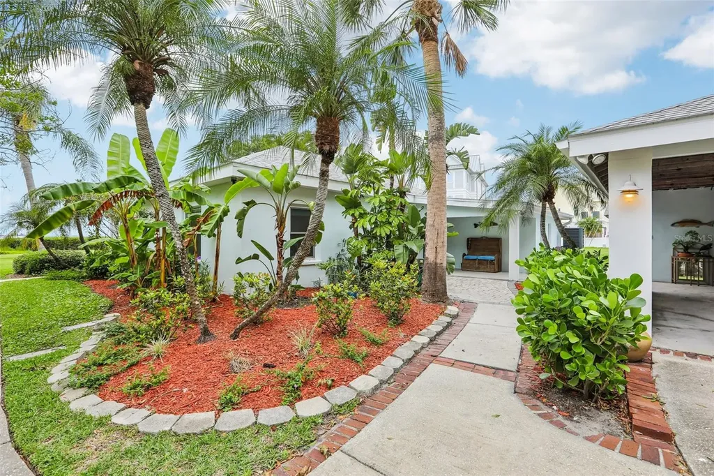 610 Indiana Avenue Crystal Beach FL 34681
