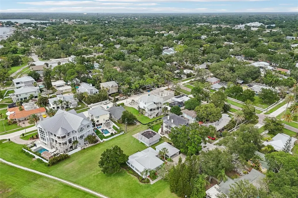 610 Indiana Avenue Crystal Beach FL 34681