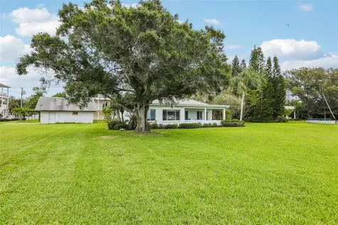 610 Indiana Avenue Crystal Beach FL 34681