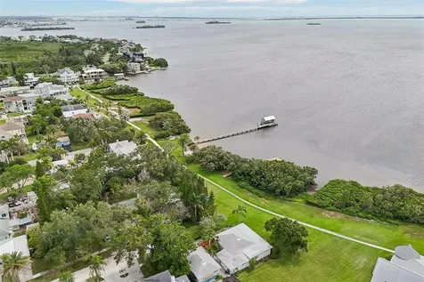 610 Indiana Avenue Crystal Beach FL 34681