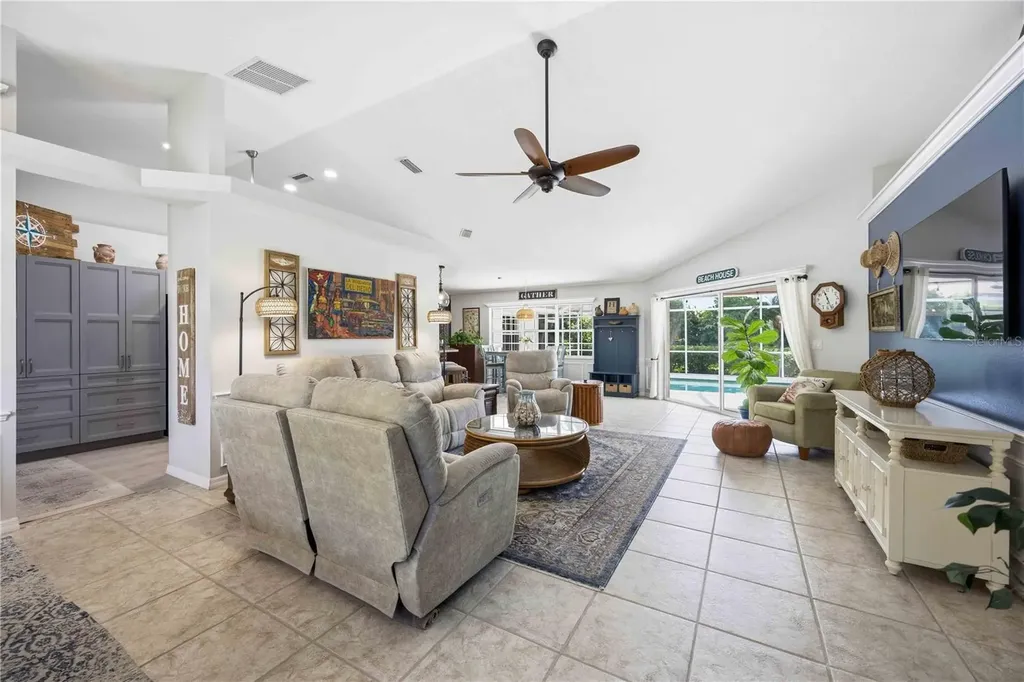 1052 W Truman Street Nokomis FL 34275