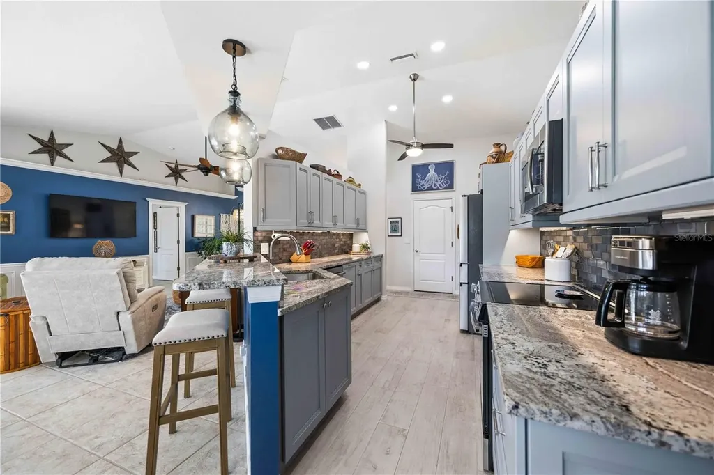 1052 W Truman Street Nokomis FL 34275