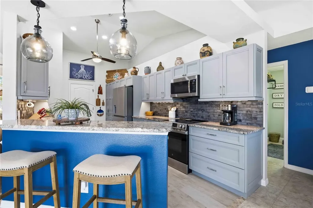 1052 W Truman Street Nokomis FL 34275