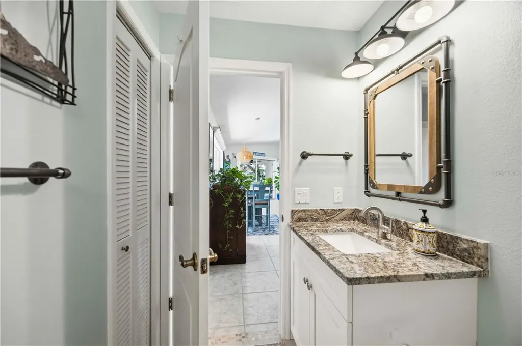 1052 W Truman Street Nokomis FL 34275
