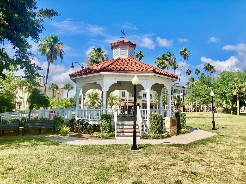 1052 W Truman Street Nokomis FL 34275