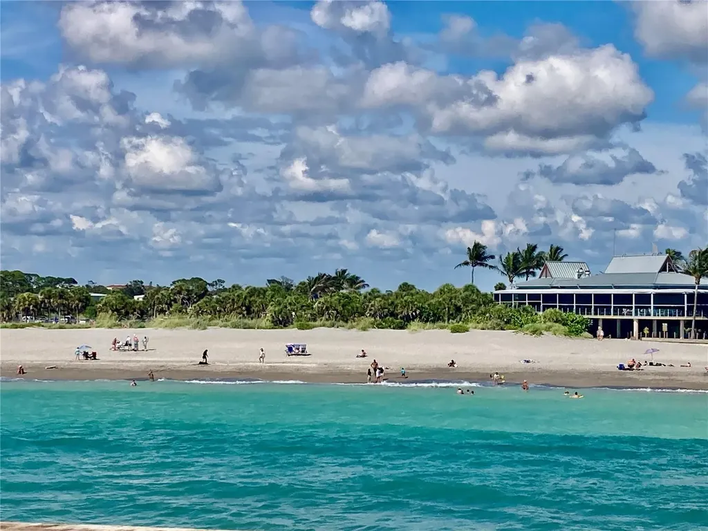1052 W Truman Street Nokomis FL 34275