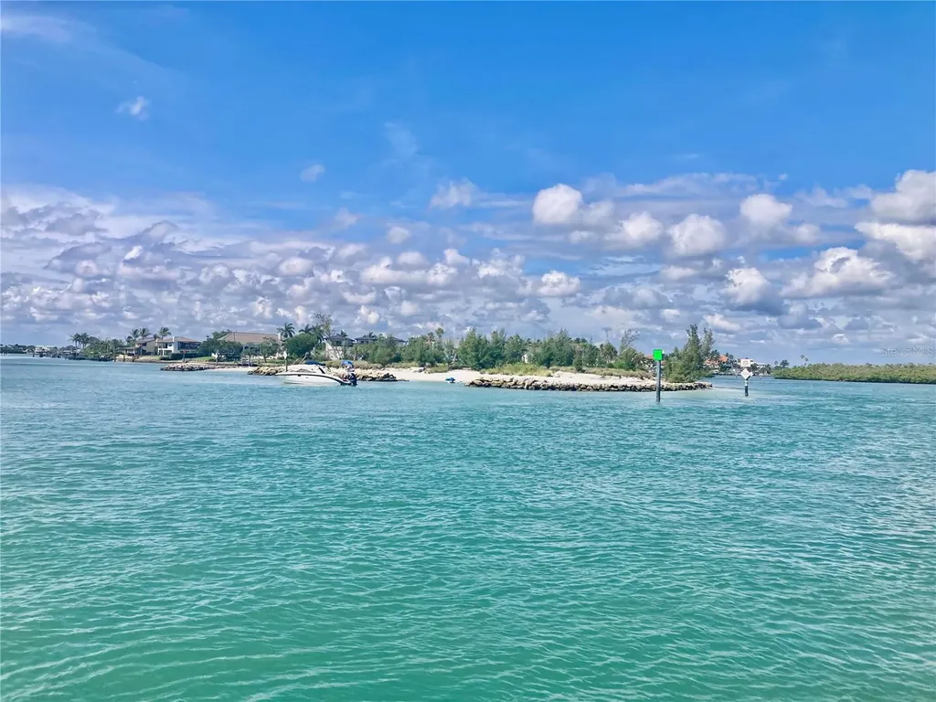 1052 W Truman Street Nokomis FL 34275