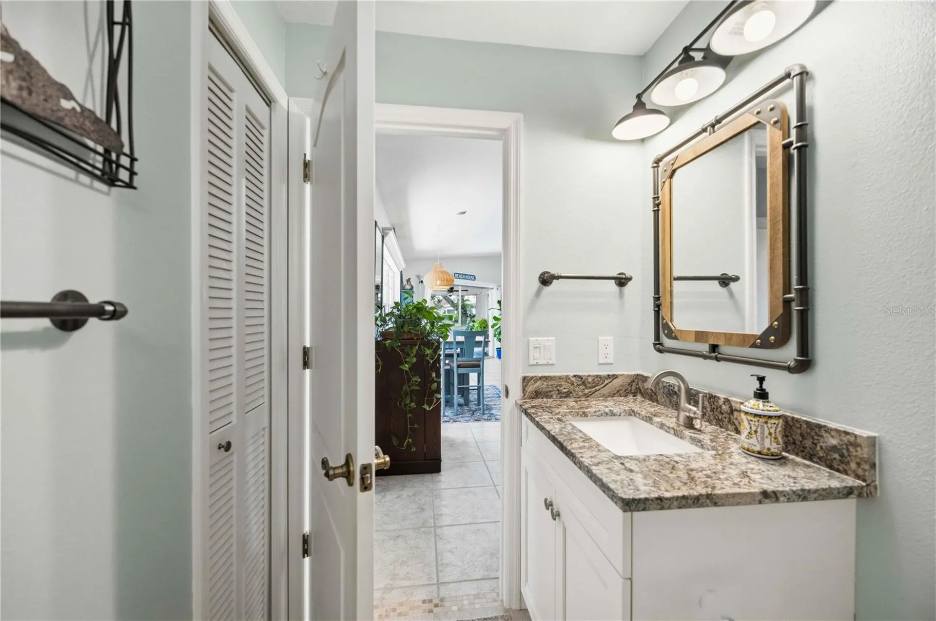 1052 W Truman Street Nokomis FL 34275