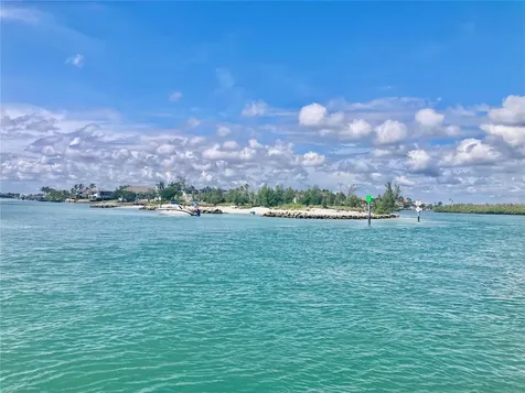1052 W Truman Street Nokomis FL 34275