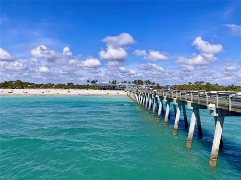 1052 W Truman Street Nokomis FL 34275