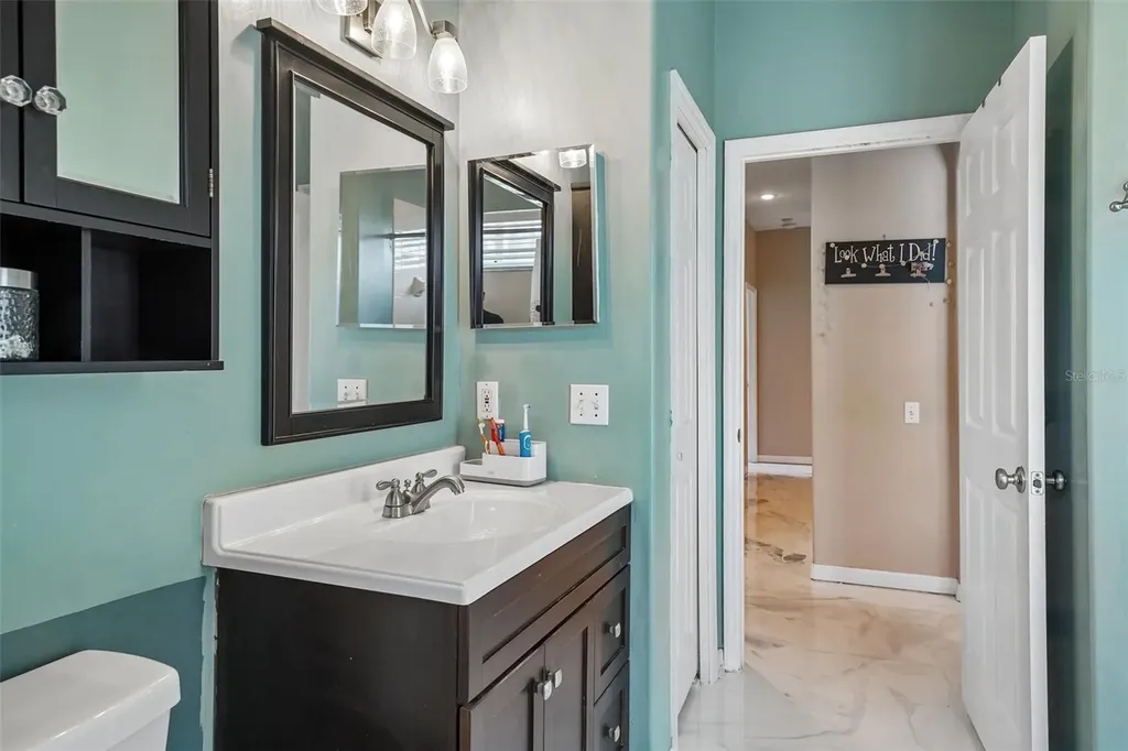 1008 Robinwood Drive Oldsmar FL 34677