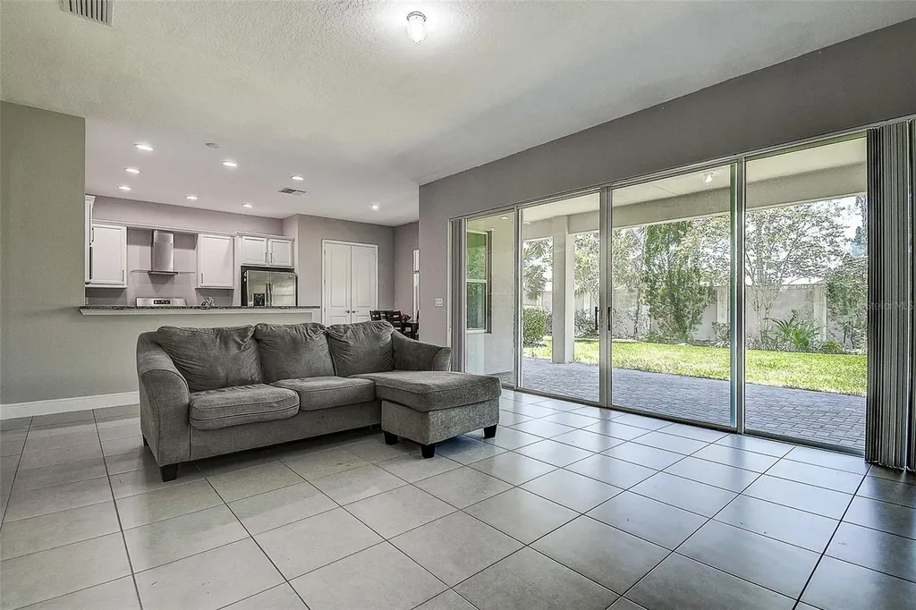 30932 Lindentree Drive Wesley Chapel FL 33543