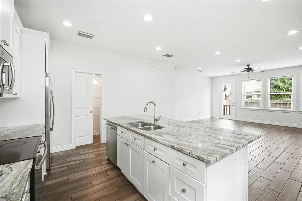 2411 W Fig Street Tampa FL 33609