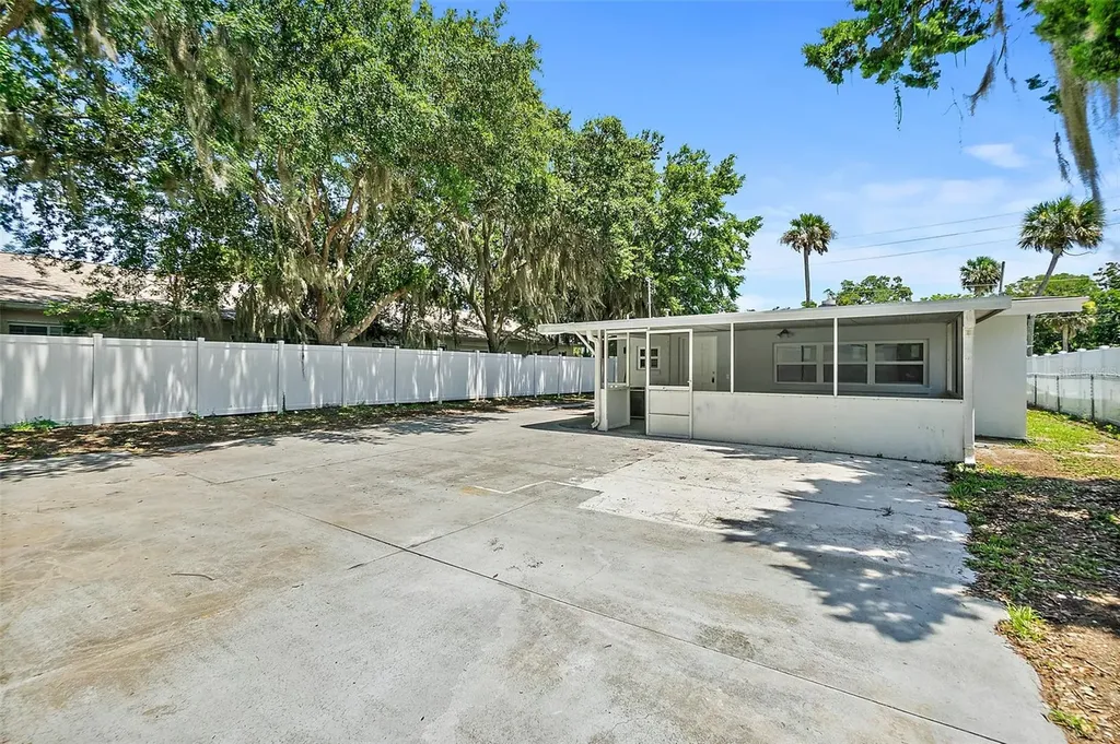 607 Wayne Avenue New Smyrna Beach FL 32168