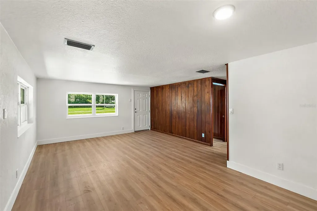 607 Wayne Avenue New Smyrna Beach FL 32168