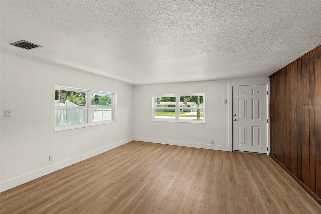 607 Wayne Avenue New Smyrna Beach FL 32168