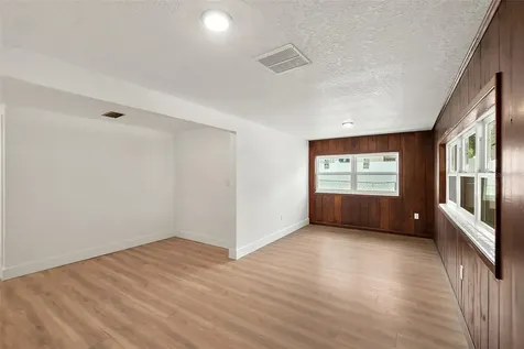 607 Wayne Avenue New Smyrna Beach FL 32168