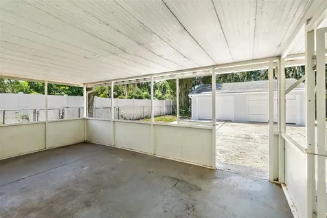 607 Wayne Avenue New Smyrna Beach FL 32168