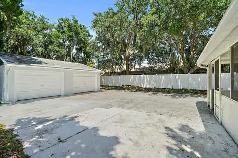 607 Wayne Avenue New Smyrna Beach FL 32168