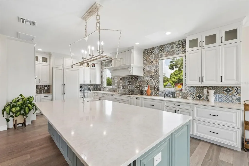 501 40th Avenue NE St Petersburg FL 33703