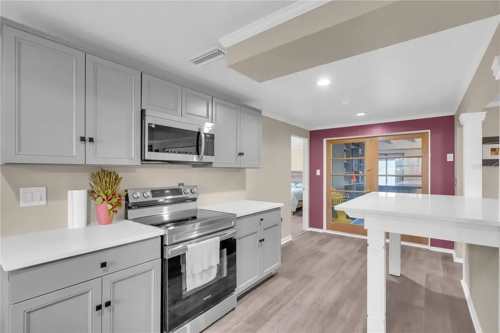 7420 Cass Circle Sarasota FL 34231