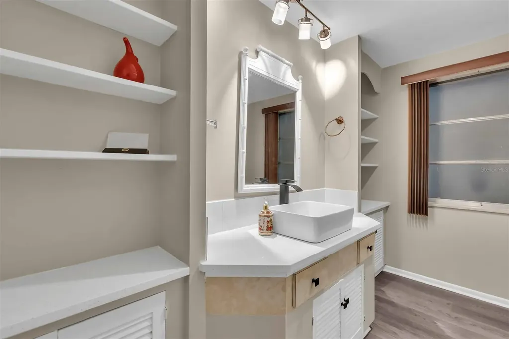 7420 Cass Circle Sarasota FL 34231