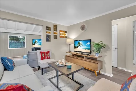 7420 Cass Circle Sarasota FL 34231