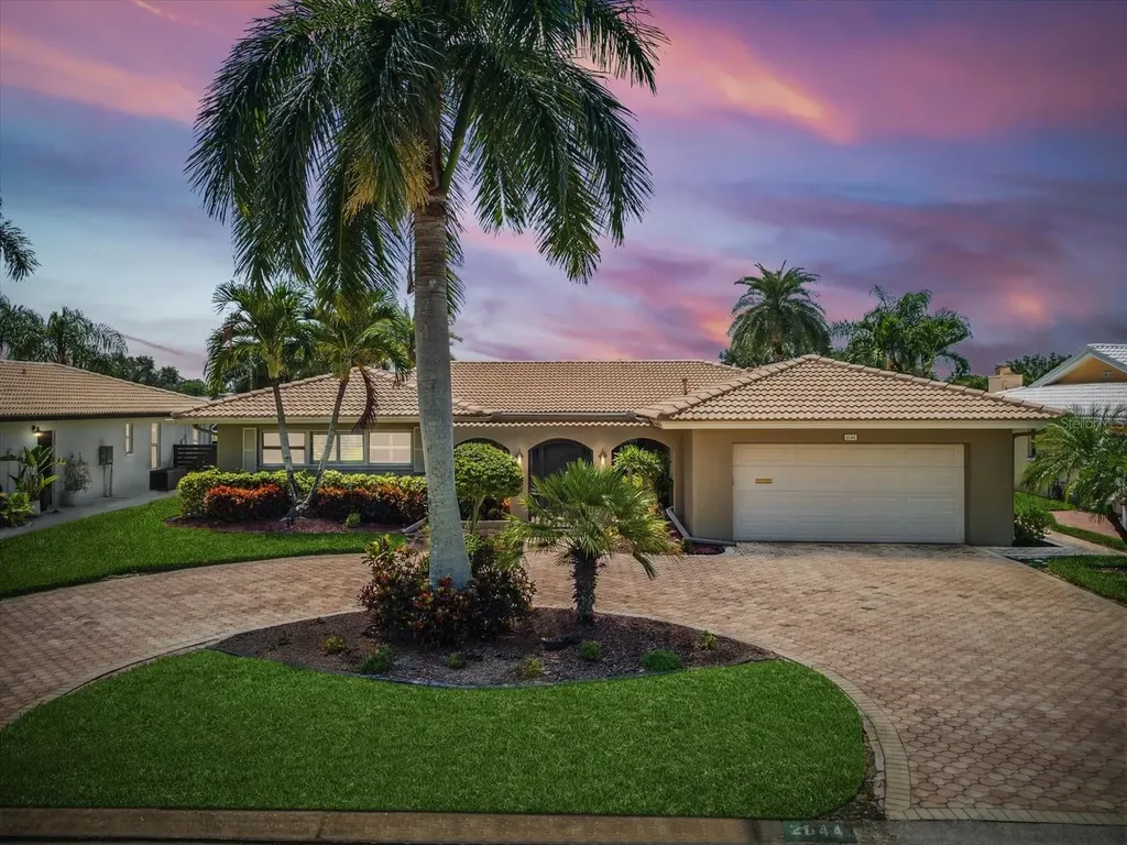 2044 Michigan Avenue NE St Petersburg FL 33703