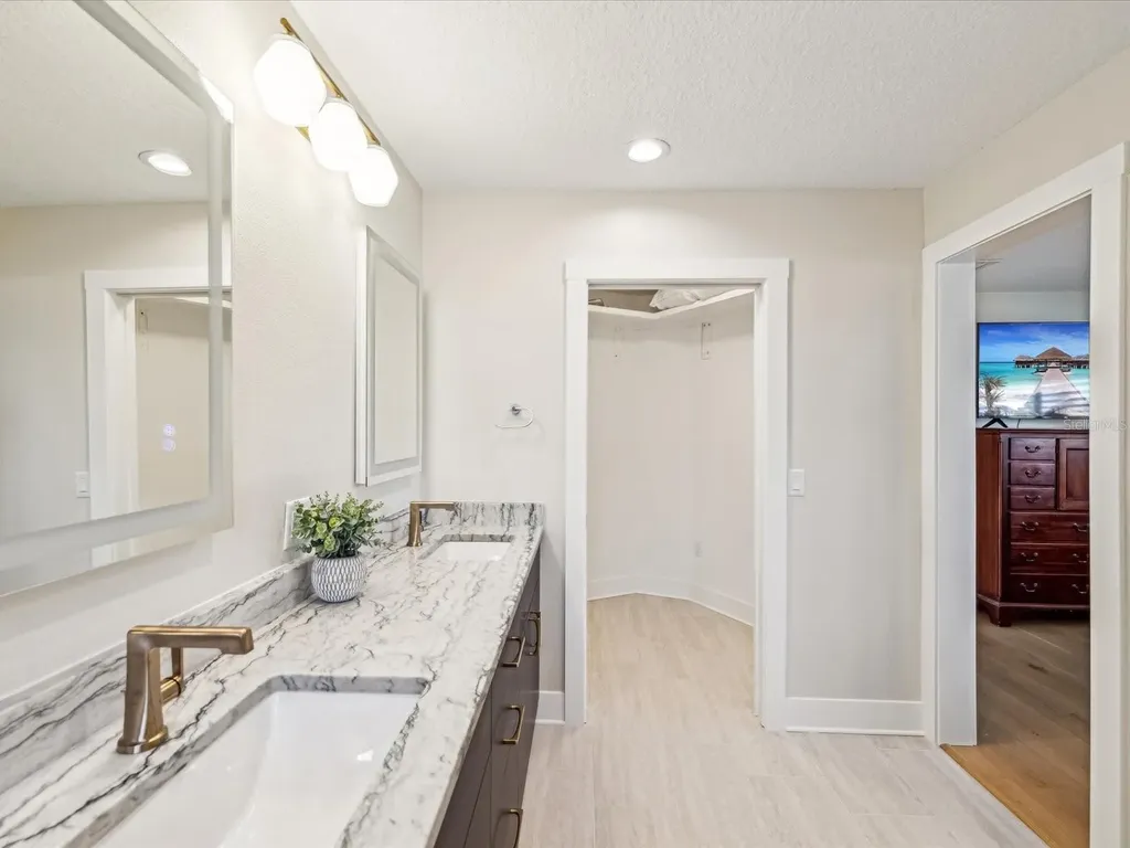 2044 Michigan Avenue NE St Petersburg FL 33703