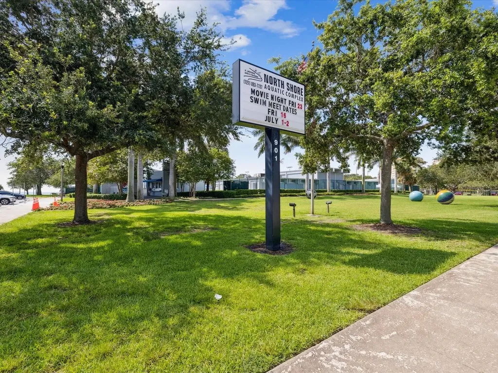 2044 Michigan Avenue NE St Petersburg FL 33703