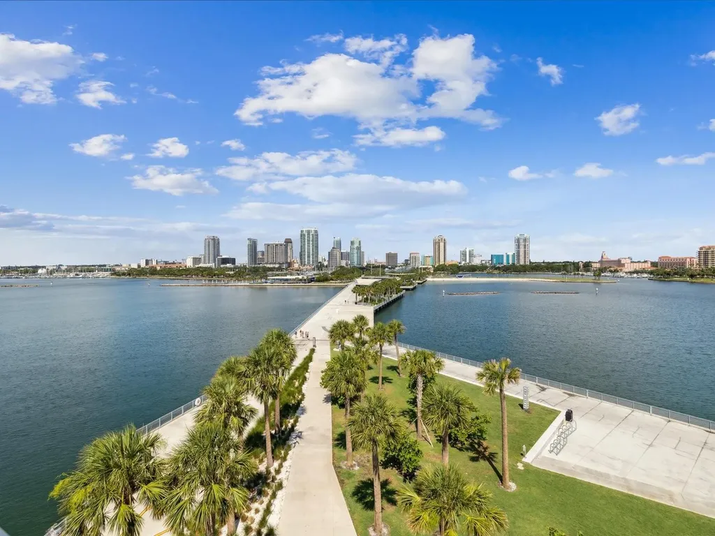 2044 Michigan Avenue NE St Petersburg FL 33703