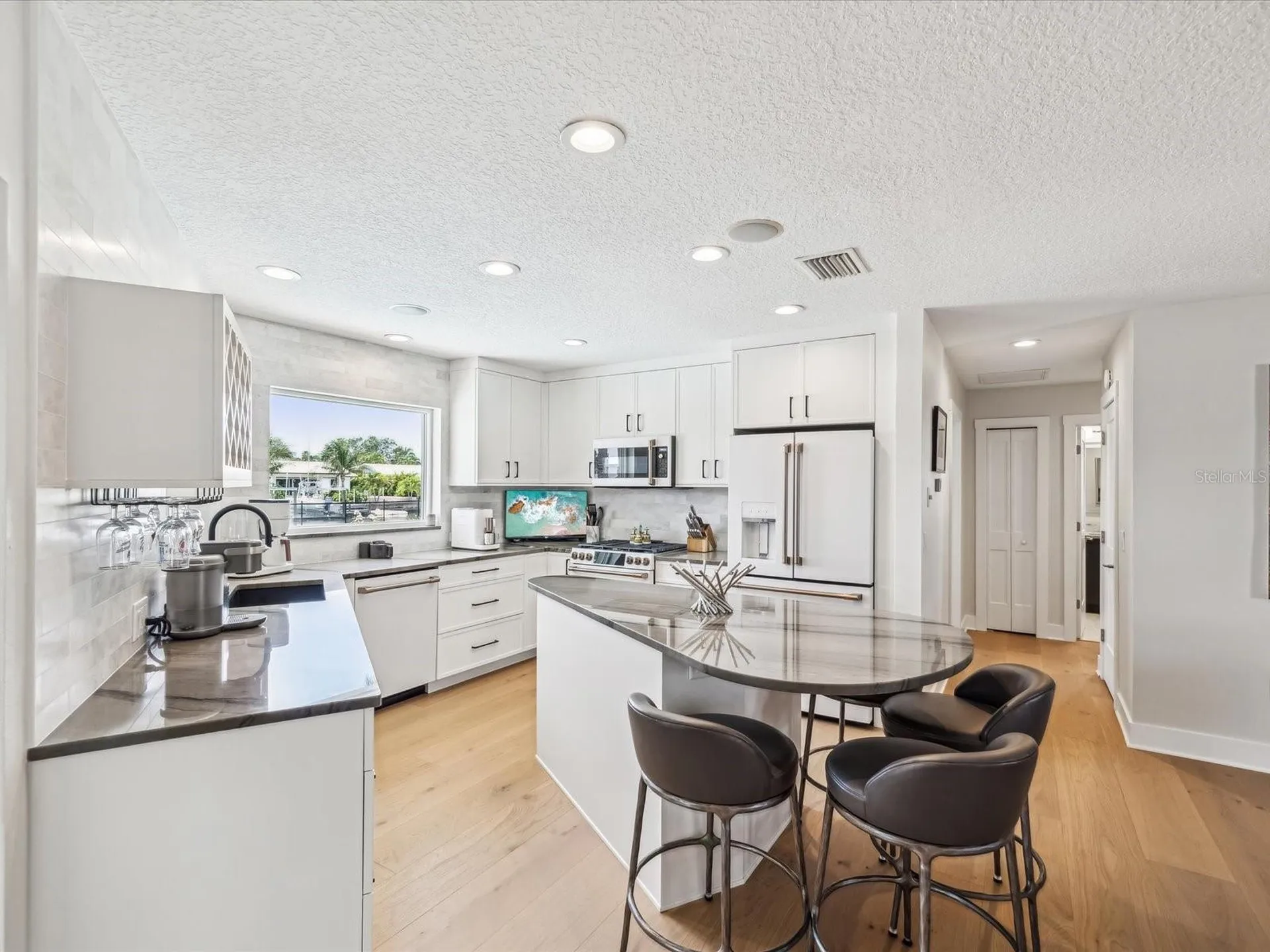 2044 Michigan Avenue NE St Petersburg FL 33703