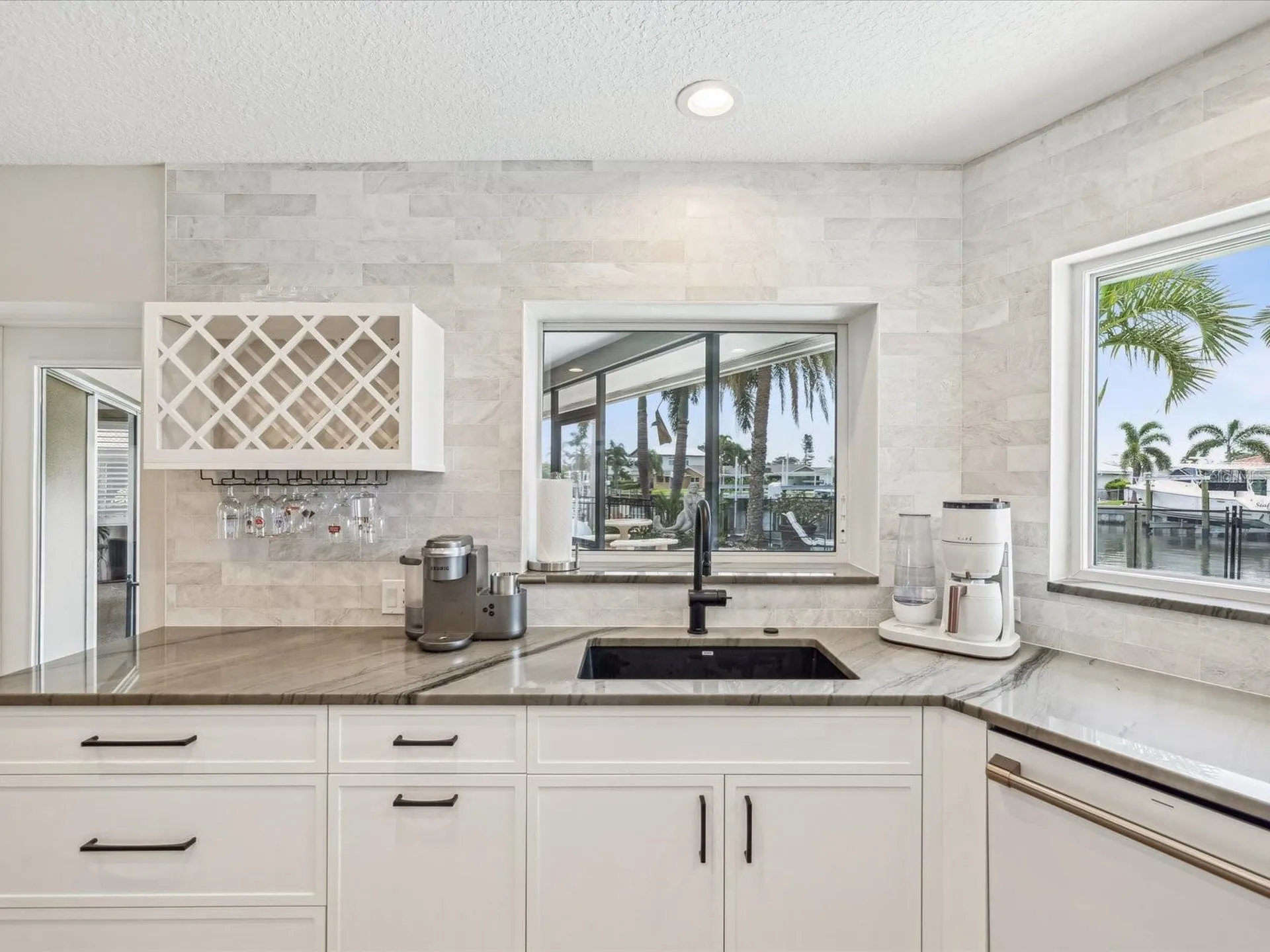 2044 Michigan Avenue NE St Petersburg FL 33703