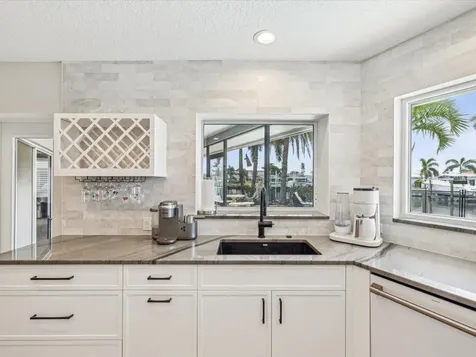 2044 Michigan Avenue NE St Petersburg FL 33703