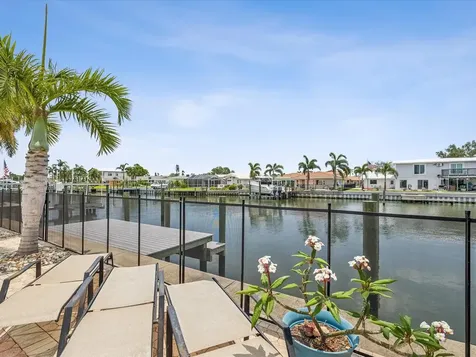2044 Michigan Avenue NE St Petersburg FL 33703