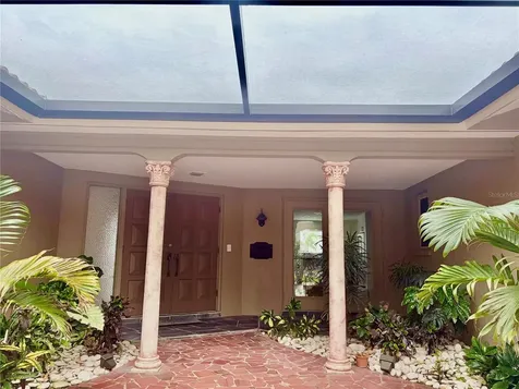 2044 Michigan Avenue NE St Petersburg FL 33703