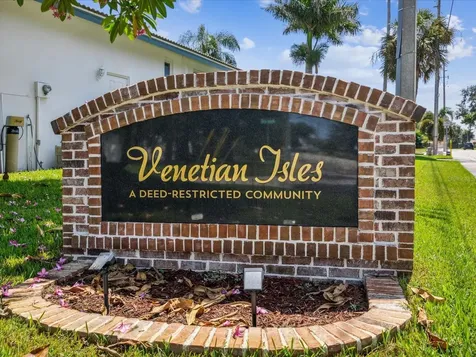 2044 Michigan Avenue NE St Petersburg FL 33703