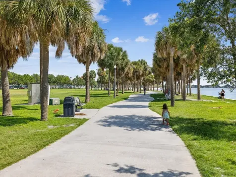2044 Michigan Avenue NE St Petersburg FL 33703