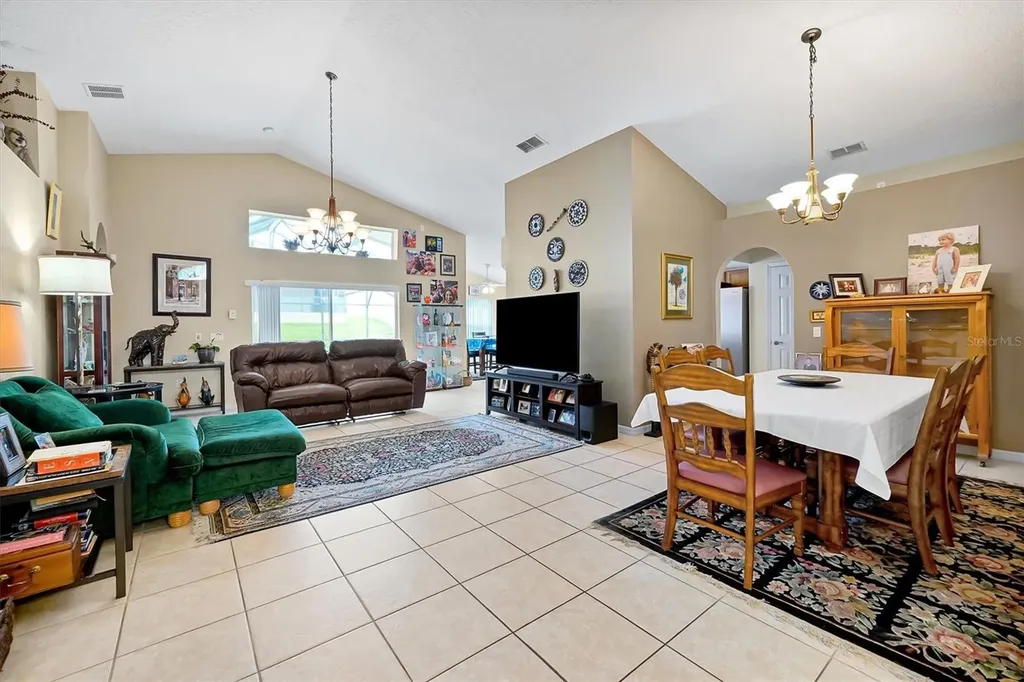 816 Knightsbridge Circle Davenport FL 33896